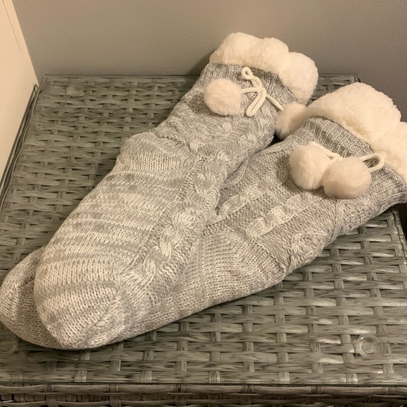 💛 3 for $15 Women’s Slipper Socks - Picture 1 of 2